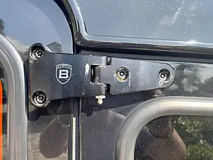 Used 2010 Land Rover Defender 90 Xs Station Wagon Santorini Black - Interior and Exterior details 7