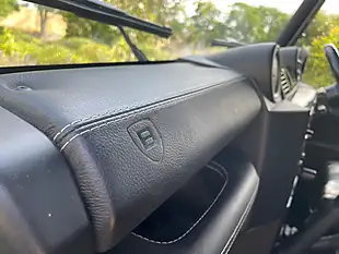 Used 2010 Land Rover Defender 90 Xs Station Wagon Santorini Black - Interior and Exterior details 9