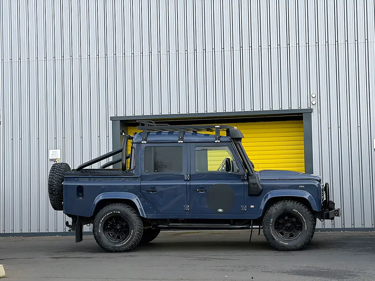 Used 2010 Land Rover Defender C-Nty Dc Lwb Blue - Interior and Exterior details 6