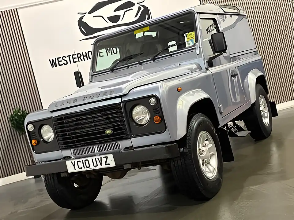 Used 2010 Land Rover Defender Hard Top Blue - Interior and Exterior details 10