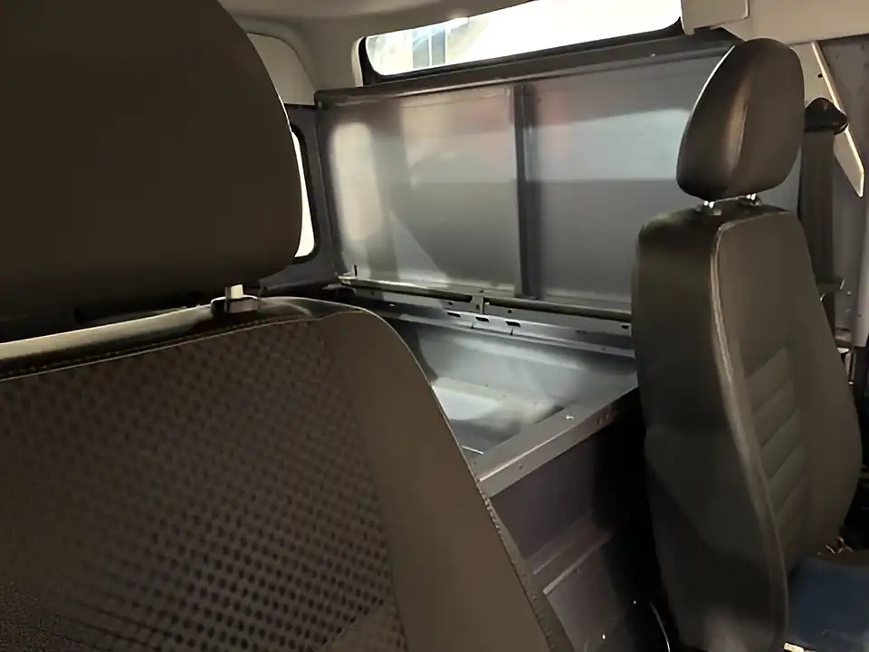 Used 2010 Land Rover Defender Hard Top Blue - Interior and Exterior details 14