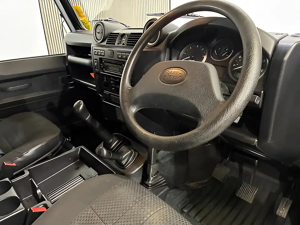 Used 2010 Land Rover Defender Hard Top Blue - Interior and Exterior details 3