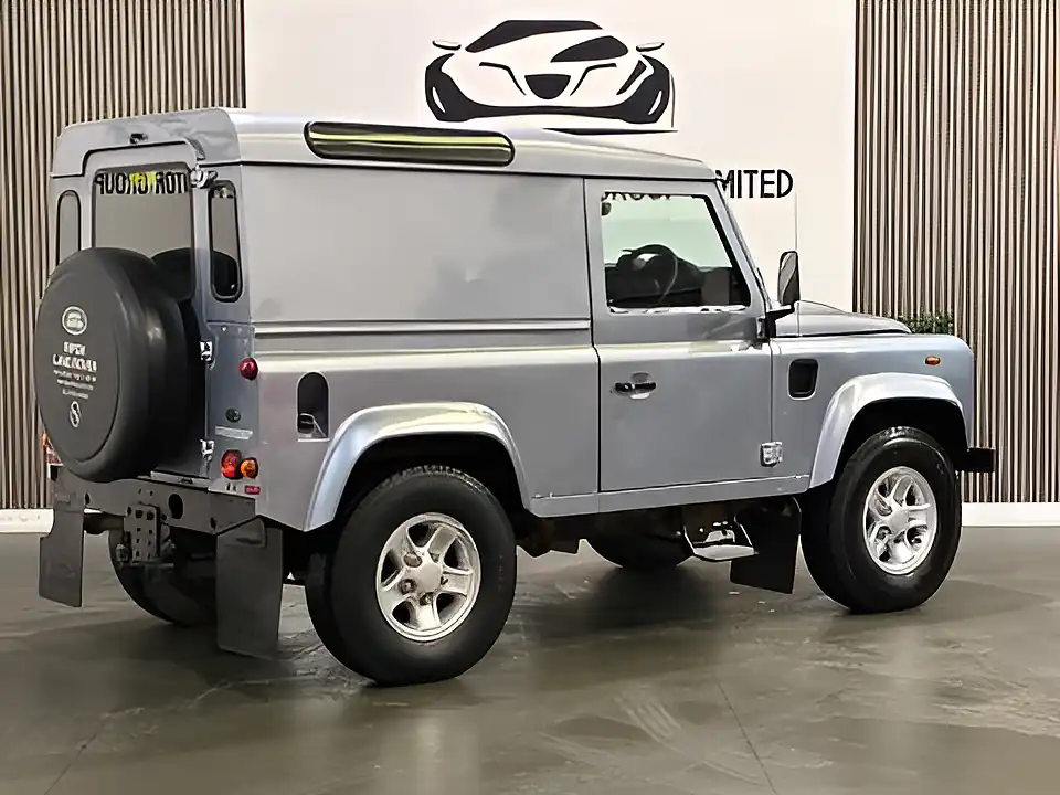 Used 2010 Land Rover Defender Hard Top Blue - Interior and Exterior details 4