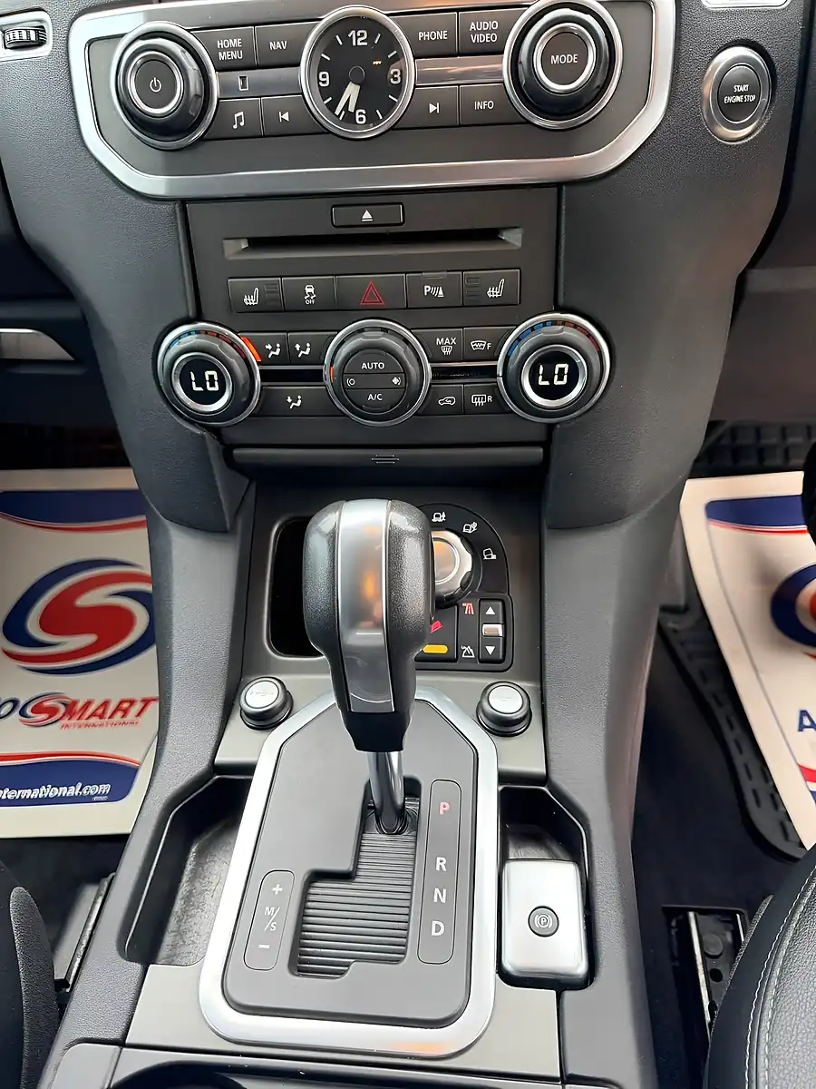 Used 2010 Land Rover Discovery 4 Xs White - Interior and Exterior details 13