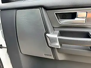 Used 2010 Land Rover Discovery 4 Xs White - Interior and Exterior details 18