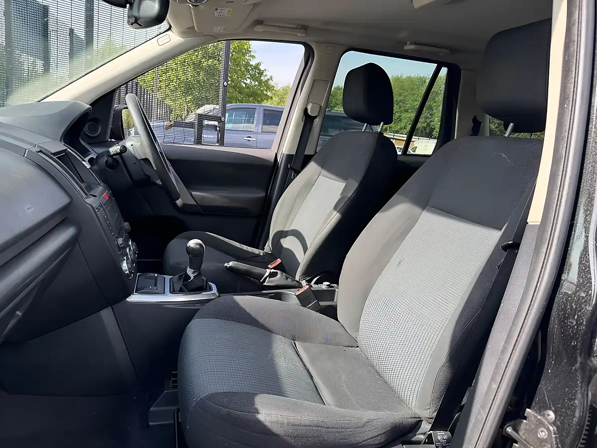 Used 2010 Land Rover Freelander 2 S Black - Interior and Exterior details 13