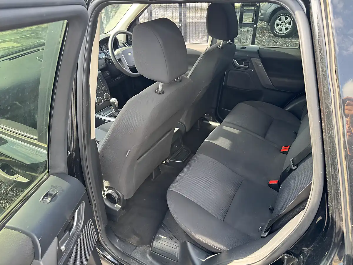 Used 2010 Land Rover Freelander 2 S Black - Interior and Exterior details 14