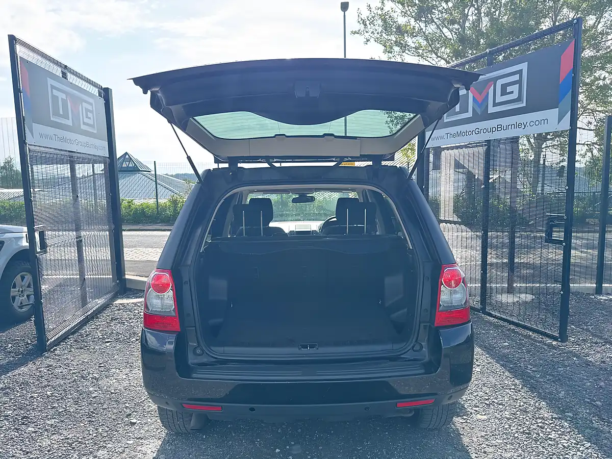 Used 2010 Land Rover Freelander 2 S Black - Interior and Exterior details 7