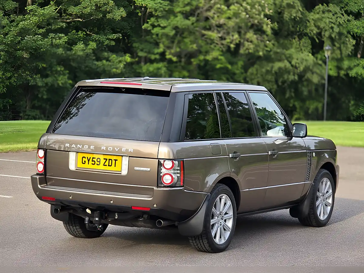 Used 2010 Land Rover Range Rover Autobiography Nara Bronze - Interior and Exterior details 11