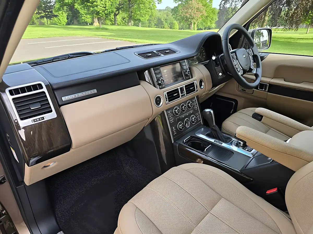 Used 2010 Land Rover Range Rover Autobiography Nara Bronze - Interior and Exterior details 19