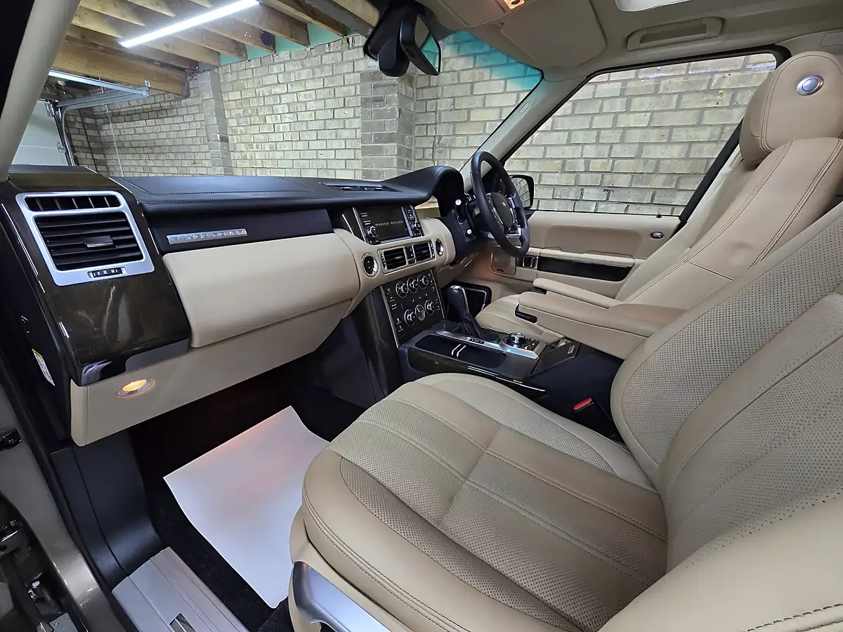 Used 2010 Land Rover Range Rover Autobiography Nara Bronze - Interior and Exterior details 6