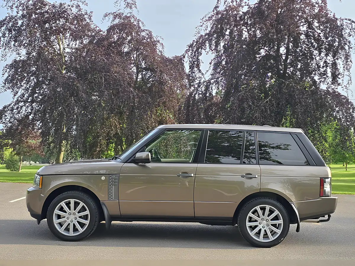 Used 2010 Land Rover Range Rover Autobiography Nara Bronze - Interior and Exterior details 9