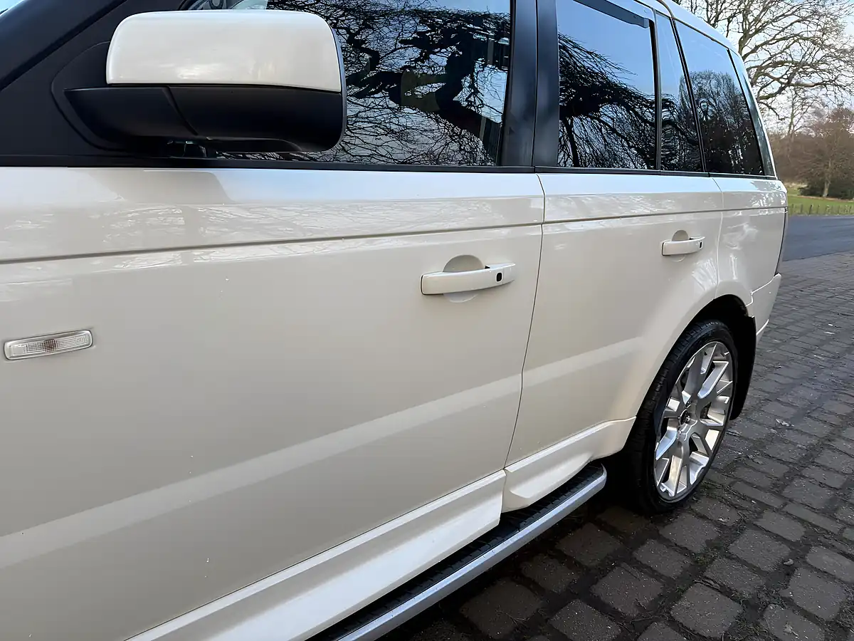 Used 2010 Land Rover Range Rover Sport Autobiography Sport White - Interior and Exterior details 11