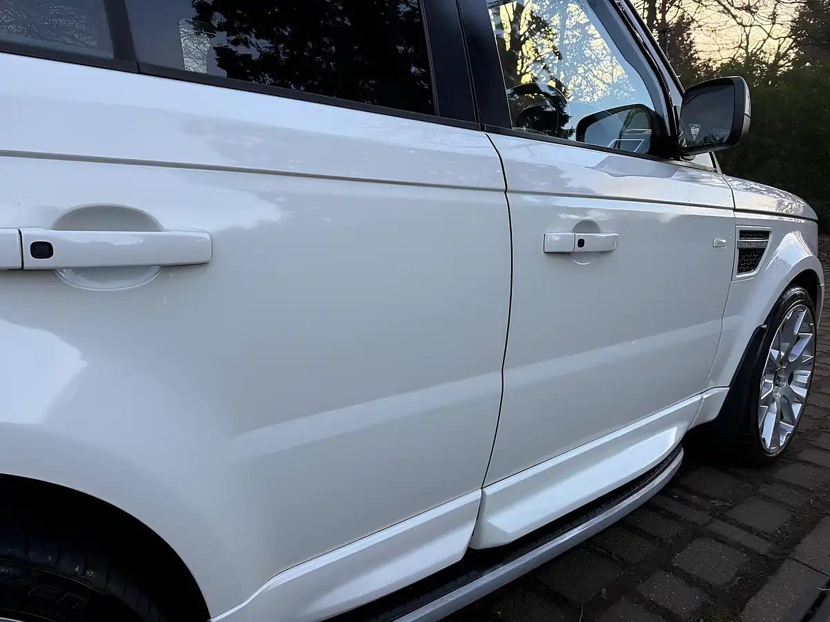 Used 2010 Land Rover Range Rover Sport Autobiography Sport White - Interior and Exterior details 14