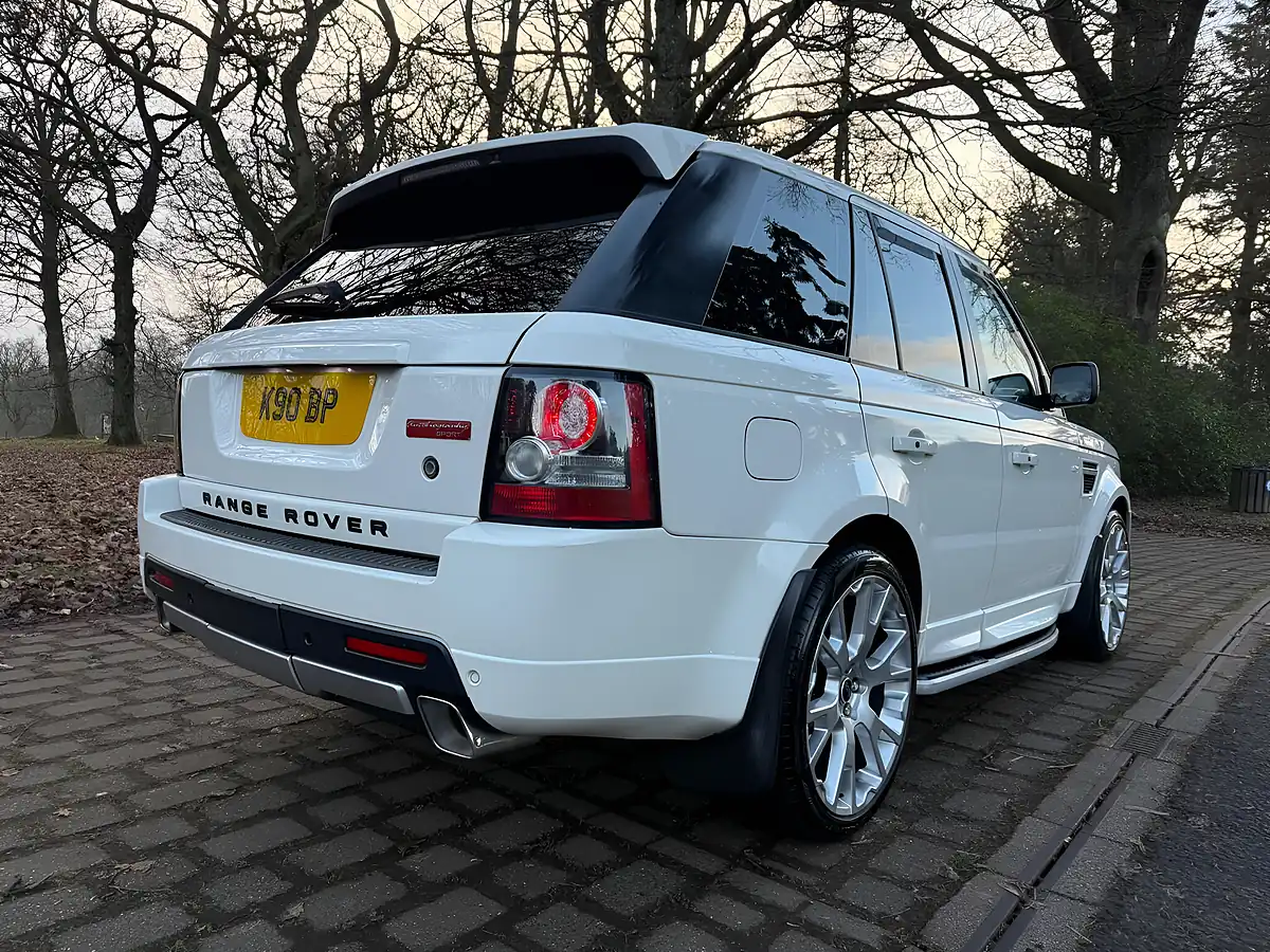 Used 2010 Land Rover Range Rover Sport Autobiography Sport White - Interior and Exterior details 4