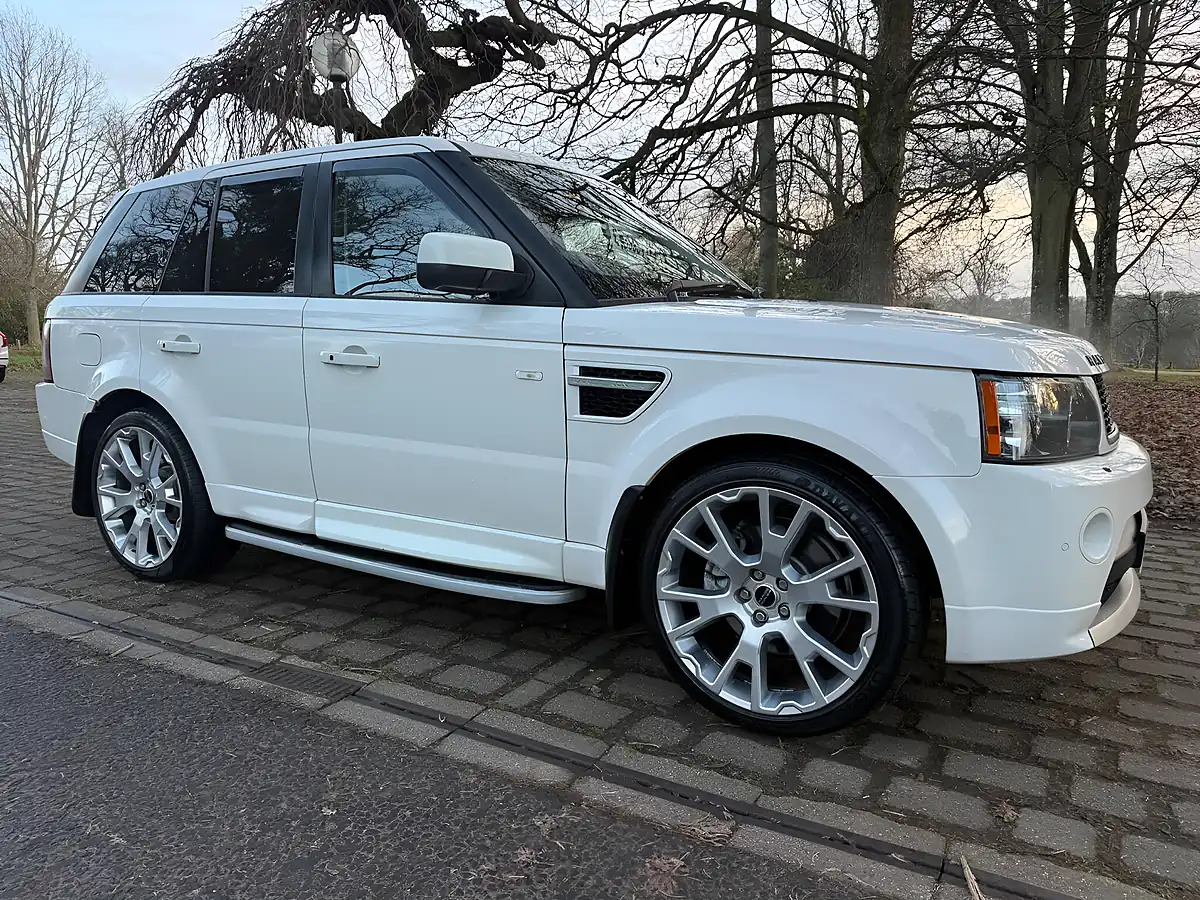 Used 2010 Land Rover Range Rover Sport Autobiography Sport White - Interior and Exterior details 7