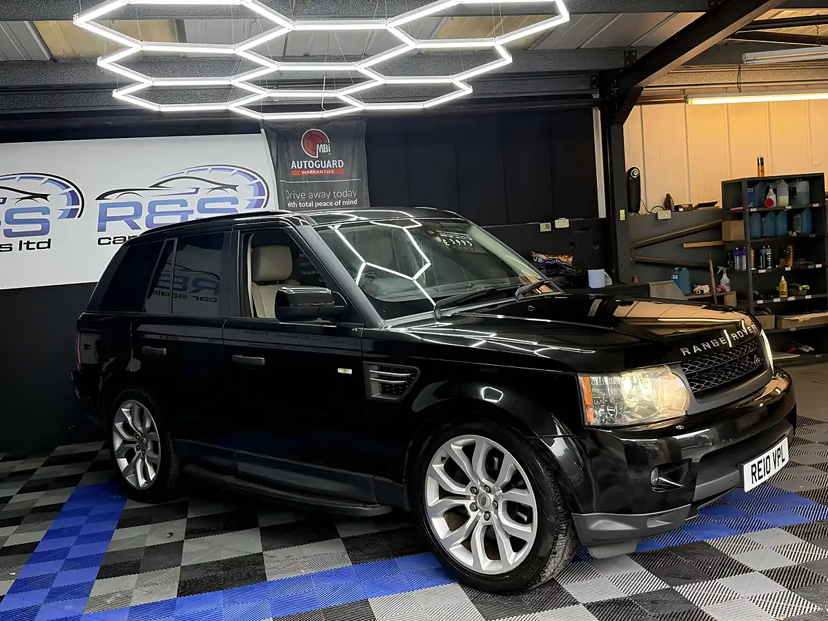 Used 2010 Land Rover Range Rover Sport Hse Black - Interior and Exterior details 16