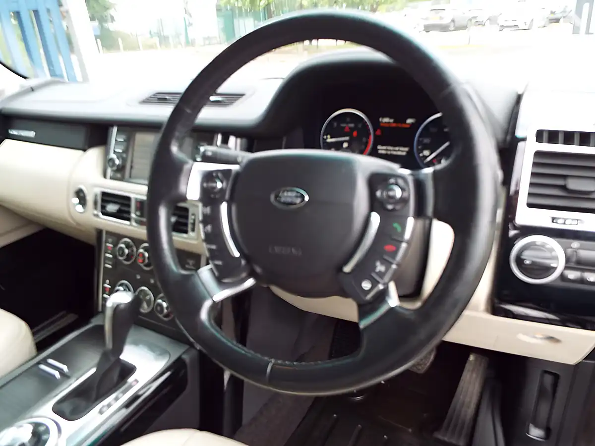 Used 2010 Land Rover Range Rover Vogue Se Black - Interior and Exterior details 10