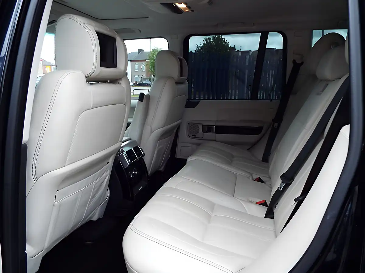 Used 2010 Land Rover Range Rover Vogue Se Black - Interior and Exterior details 12