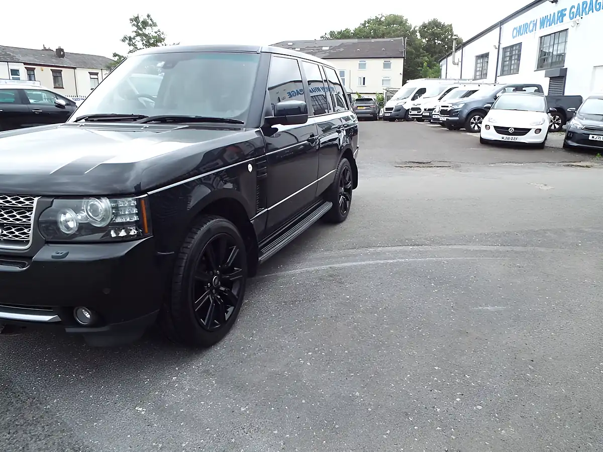 Used 2010 Land Rover Range Rover Vogue Se Black - Interior and Exterior details 15