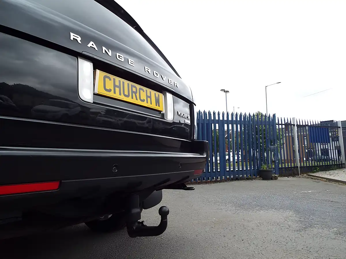 Used 2010 Land Rover Range Rover Vogue Se Black - Interior and Exterior details 16
