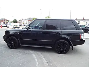 Used 2010 Land Rover Range Rover Vogue Se Black - Interior and Exterior details 4