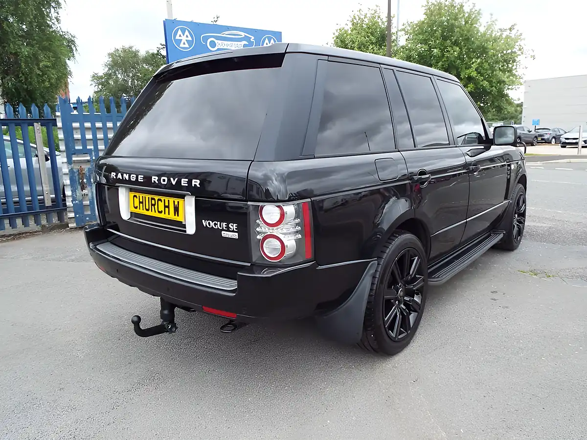 Used 2010 Land Rover Range Rover Vogue Se Black - Interior and Exterior details 7