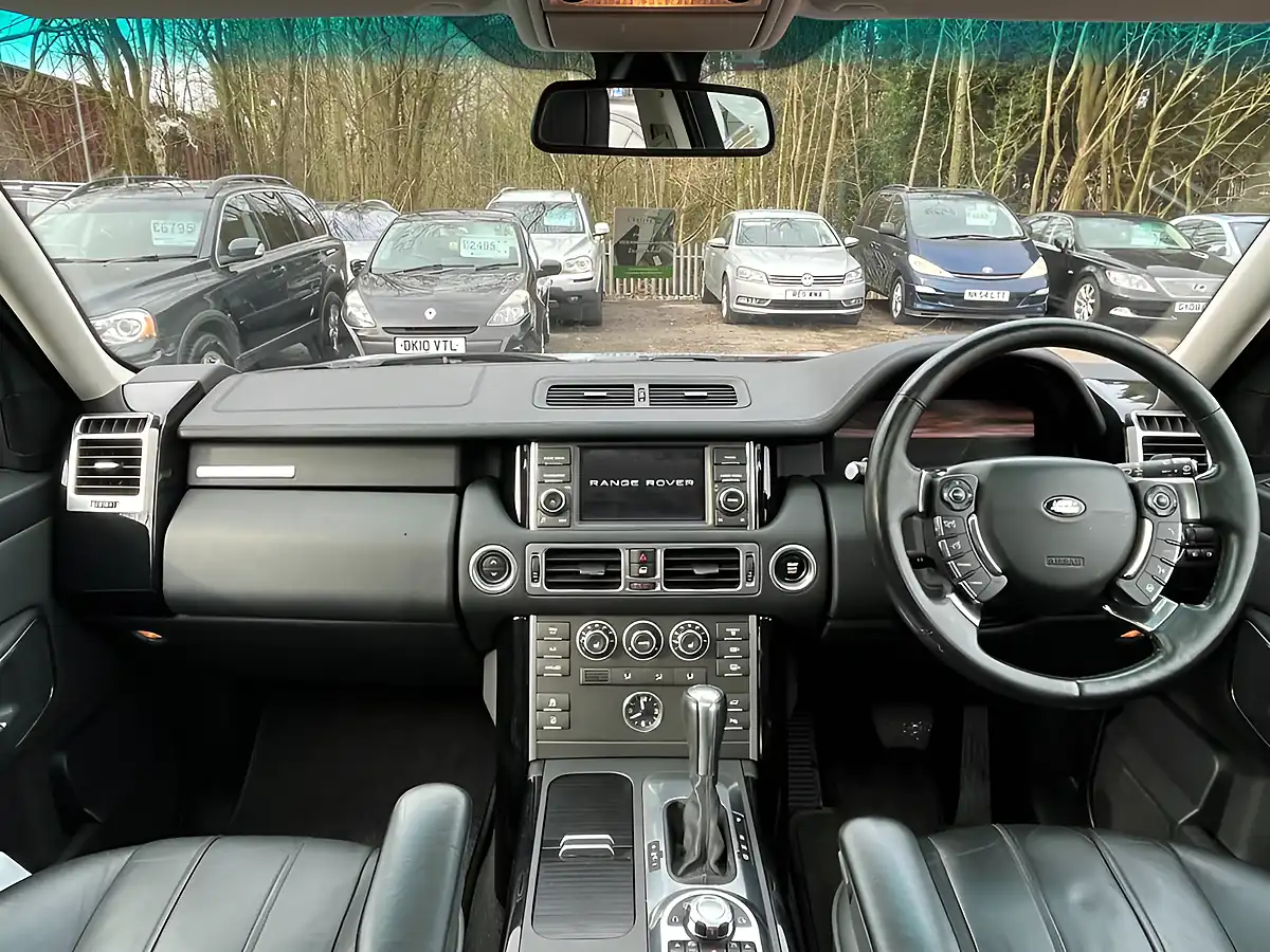 Used 2010 Land Rover Range Rover Vogue Silver - Interior and Exterior details 13