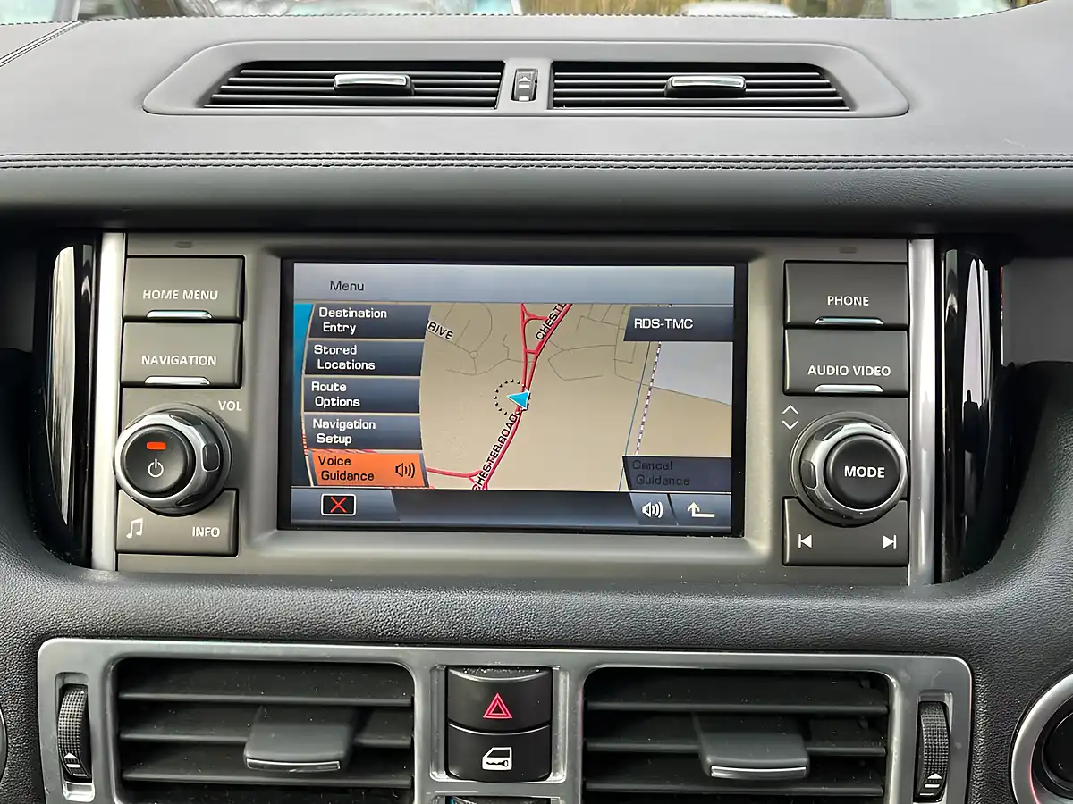 Used 2010 Land Rover Range Rover Vogue Silver - Interior and Exterior details 16