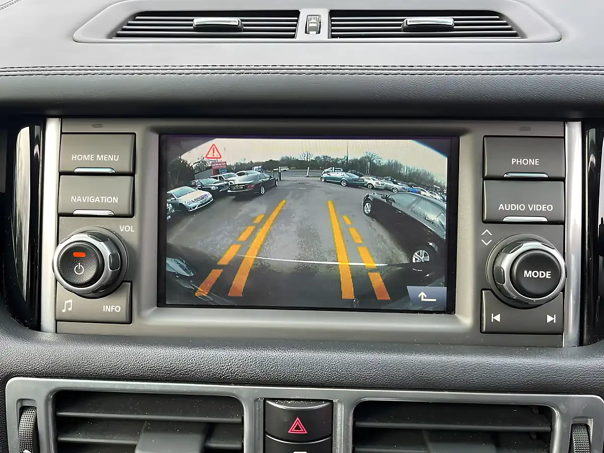 Used 2010 Land Rover Range Rover Vogue Silver - Interior and Exterior details 17
