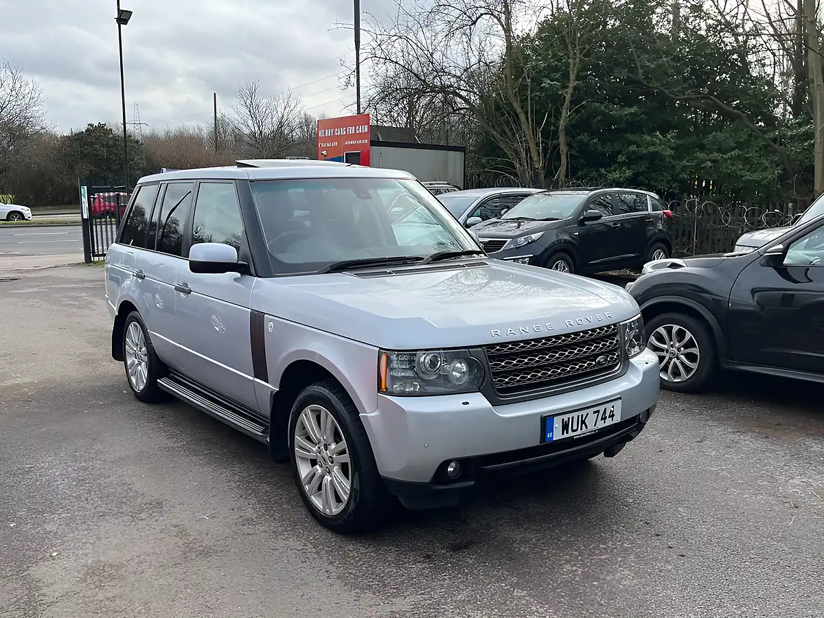 Used 2010 Land Rover Range Rover Vogue Silver - Interior and Exterior details 18