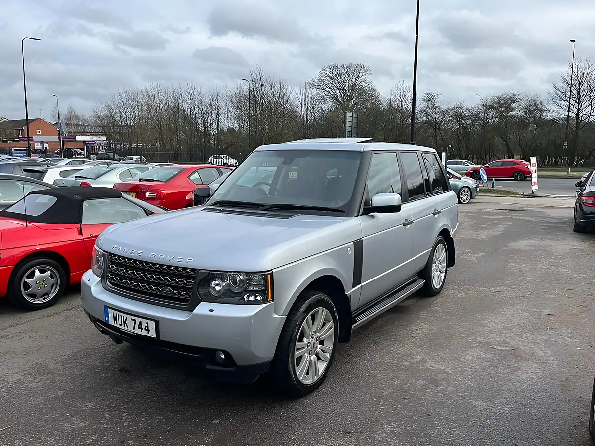 Used 2010 Land Rover Range Rover Vogue Silver - Interior and Exterior details 19