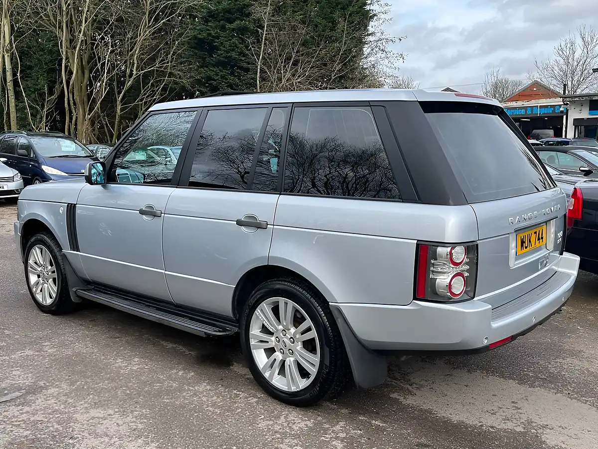 Used 2010 Land Rover Range Rover Vogue Silver - Interior and Exterior details 2