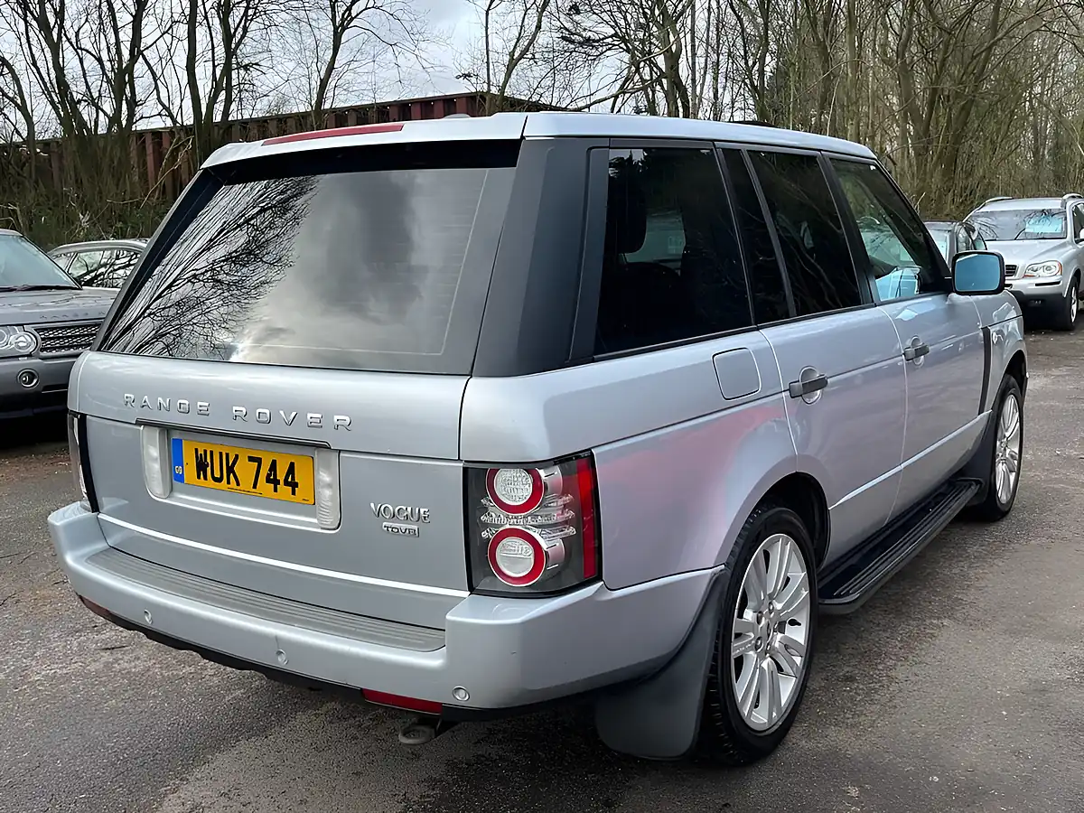 Used 2010 Land Rover Range Rover Vogue Silver - Interior and Exterior details 3