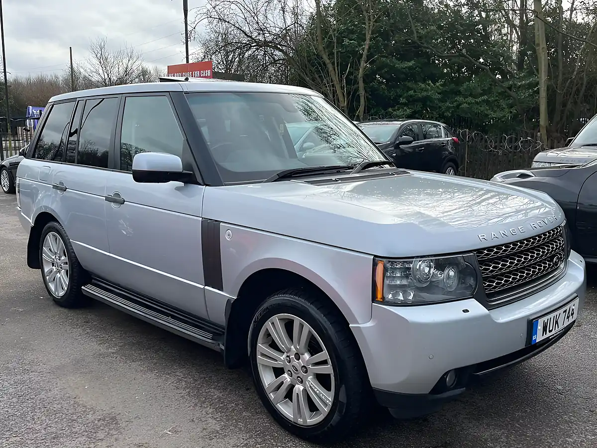 Used 2010 Land Rover Range Rover Vogue Silver - Interior and Exterior details 4