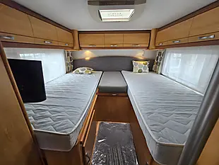Used 2010 Lmc Liberty TI718 Low Profile Silver - Interior and Exterior details 16