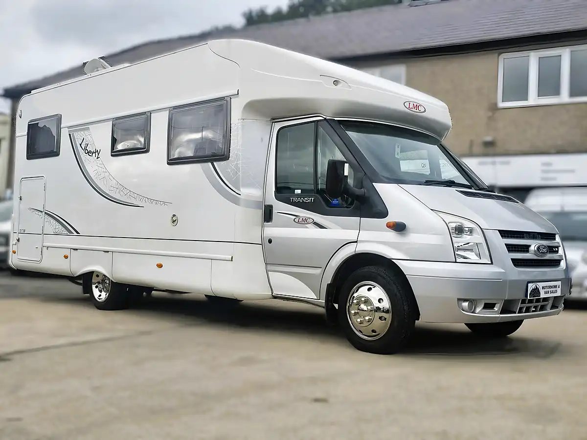 Used 2010 Lmc Liberty TI718 Low Profile Silver - Interior and Exterior details 2