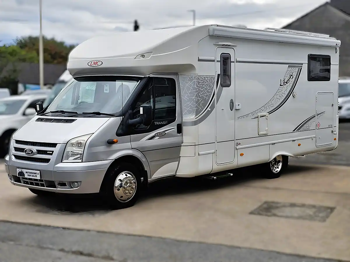 Used 2010 Lmc Liberty TI718 Low Profile Silver - Interior and Exterior details 3
