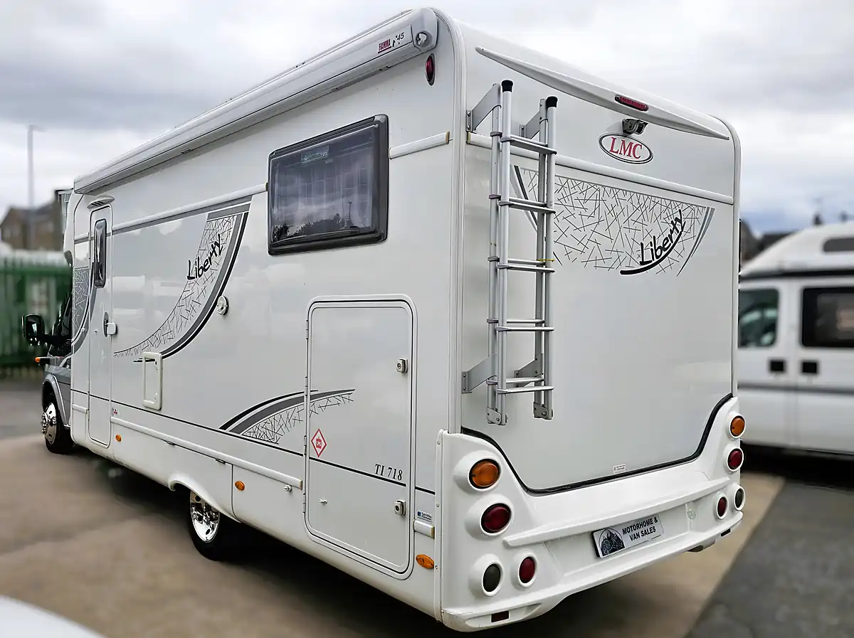 Used 2010 Lmc Liberty TI718 Low Profile Silver - Interior and Exterior details 4