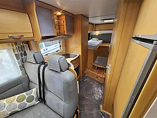 Used 2010 Lmc Liberty TI718 Low Profile Silver - Interior and Exterior details 8