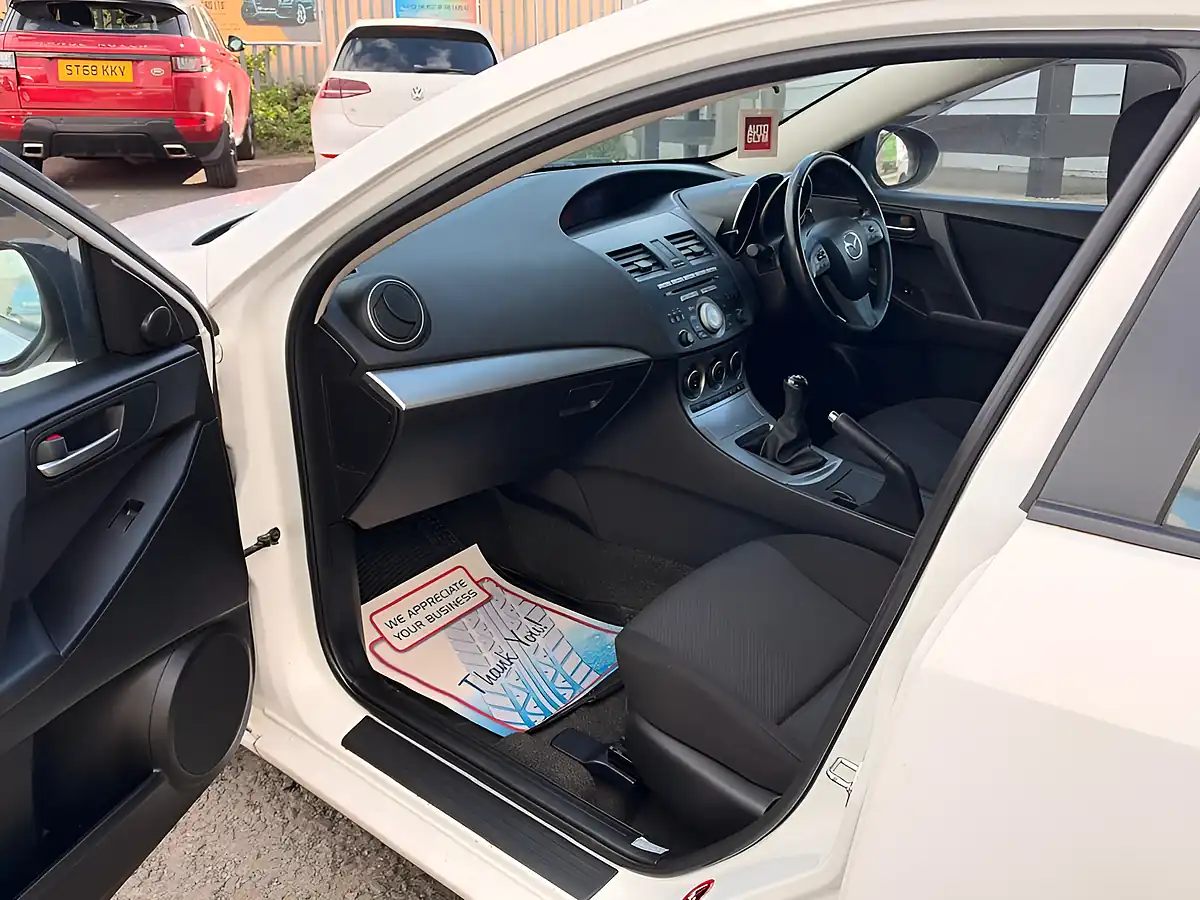Used 2010 Mazda 3 Ts White - Interior and Exterior details 10