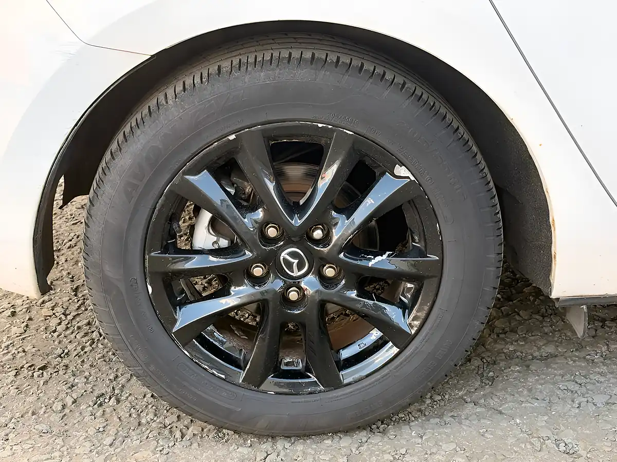 Used 2010 Mazda 3 Ts White - Interior and Exterior details 16