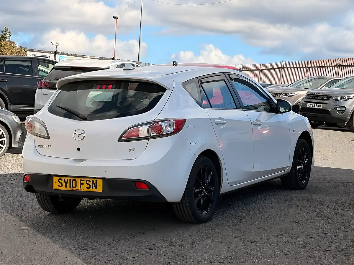 Used 2010 Mazda 3 Ts White - Interior and Exterior details 20