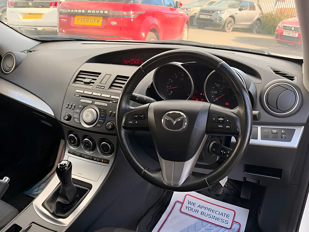 Used 2010 Mazda 3 Ts White - Interior and Exterior details 8