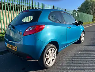 Used 2010 Mazda MAZDA2 Ts Blue - Interior and Exterior details 2