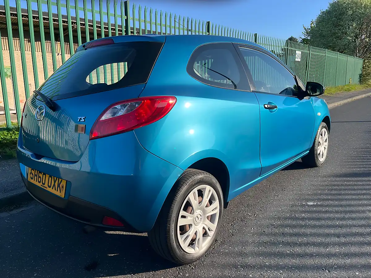 Used 2010 Mazda MAZDA2 Ts Blue - Interior and Exterior details 2