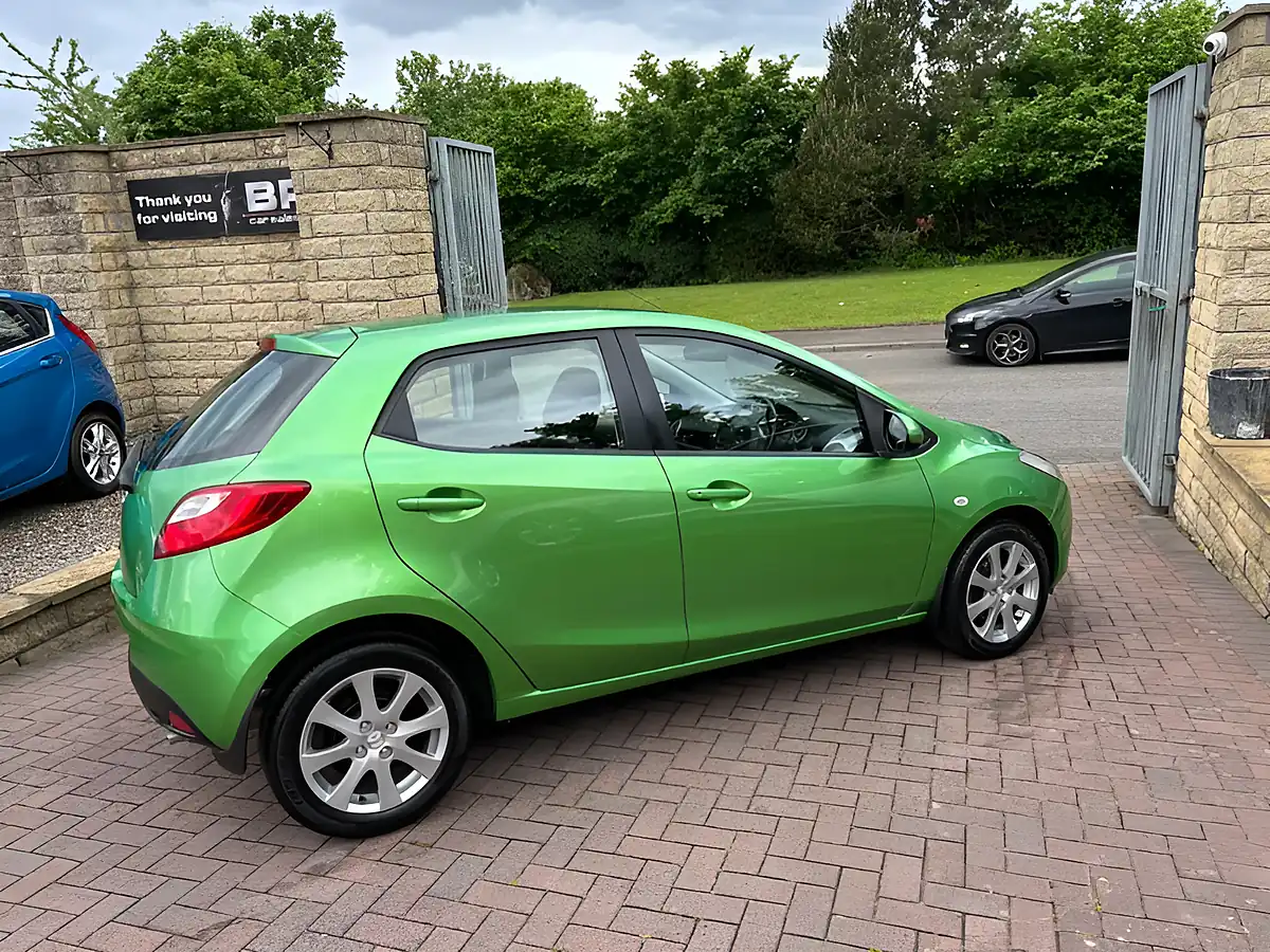 Used 2010 Mazda Mazda2 TS2 Green - Interior and Exterior details 13