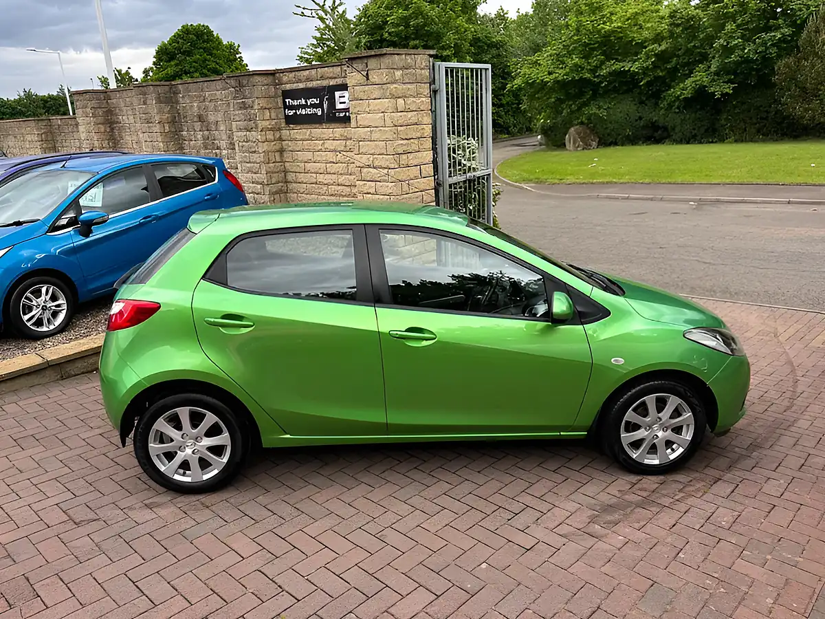 Used 2010 Mazda Mazda2 TS2 Green - Interior and Exterior details 14
