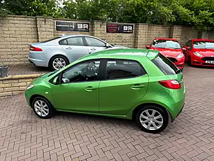 Used 2010 Mazda Mazda2 TS2 Green - Interior and Exterior details 7