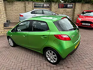 Used 2010 Mazda Mazda2 TS2 Green - Interior and Exterior details 8